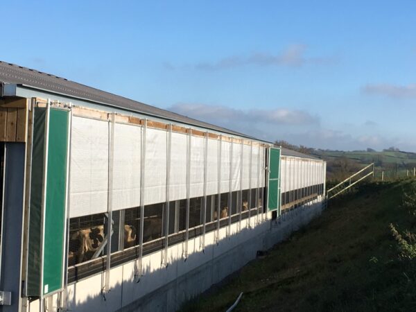 Sistem de ventilație laterală WLU 4 Sistem de ventilație laterală WLU cu acționare electrică